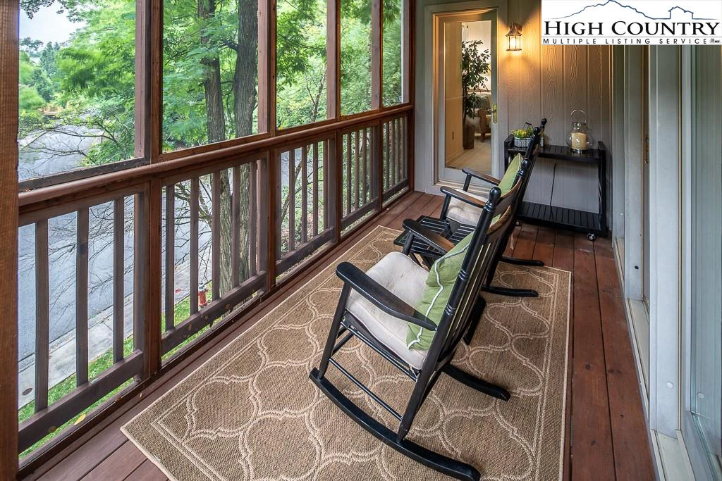 Image number 14 for the current listing