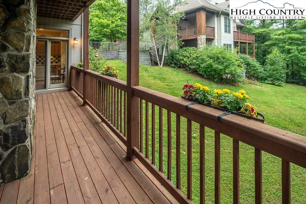 Image number 15 for the current listing