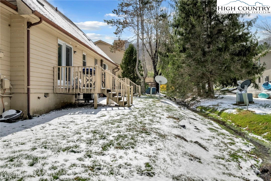 Image number 5 for the current listing