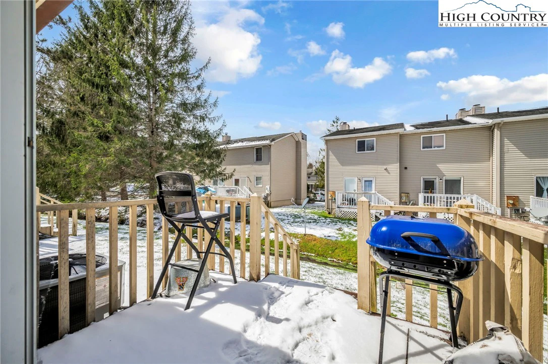 Image number 4 for the current listing