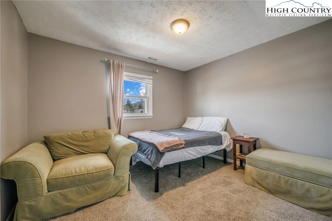 Image number 2 for the current listing