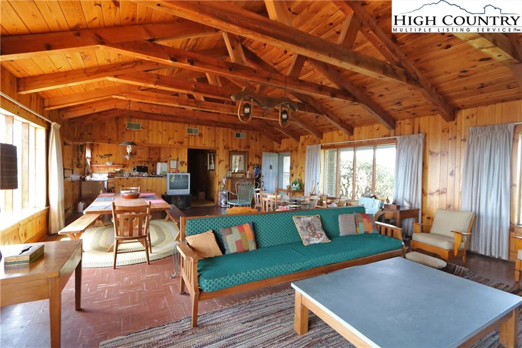 Image number 11 for the current listing