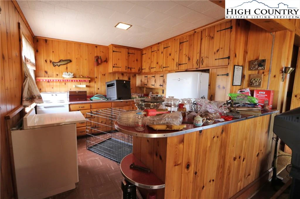 Image number 3 for the current listing