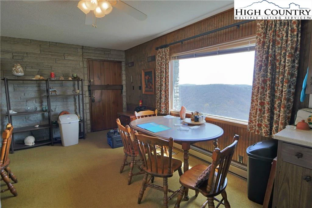Image number 7 for the current listing