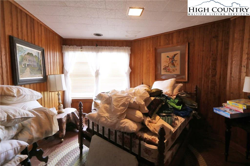 Image number 2 for the current listing