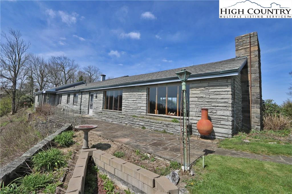 Image number 15 for the current listing
