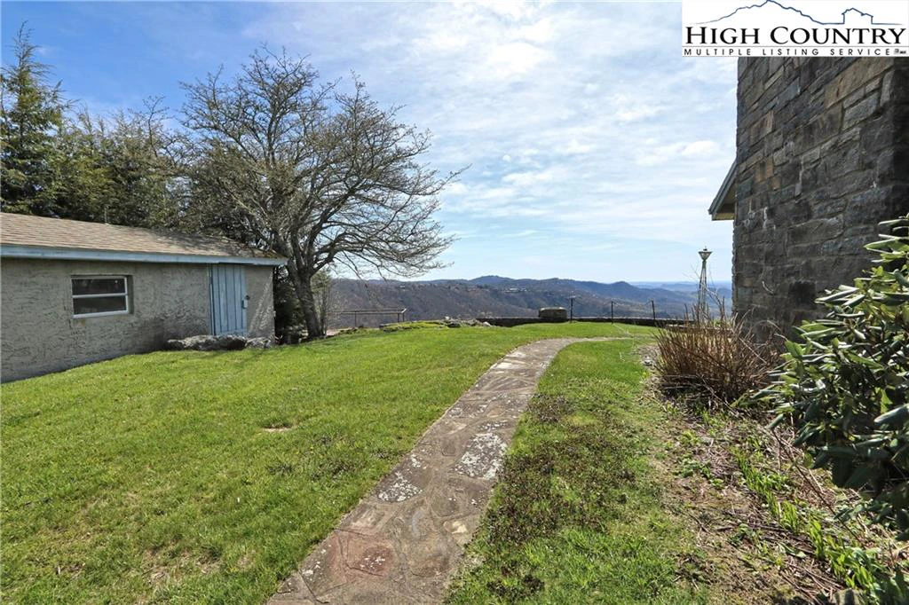 Image number 16 for the current listing