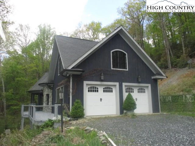 Image number 1 for the current listing