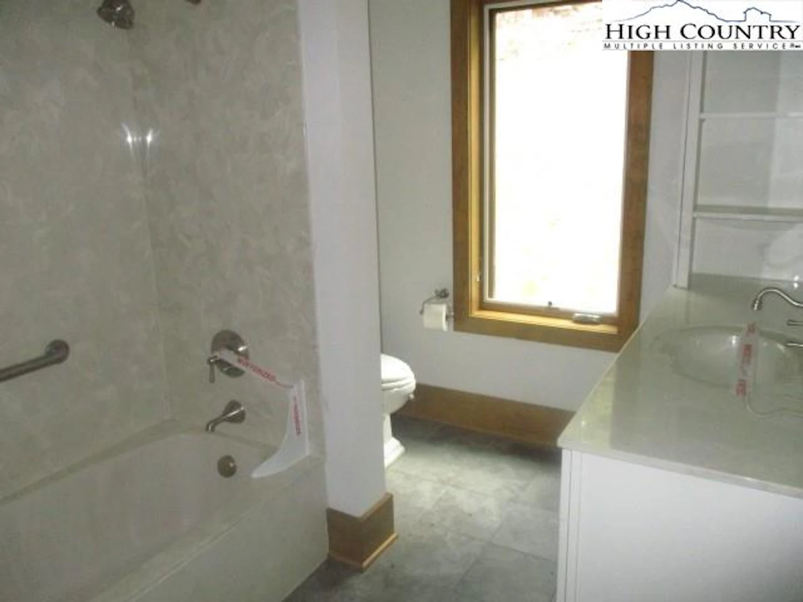 Image number 6 for the current listing