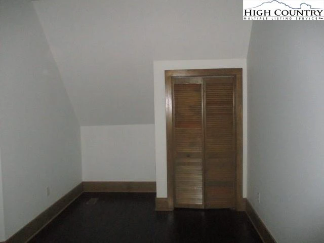 Image number 5 for the current listing