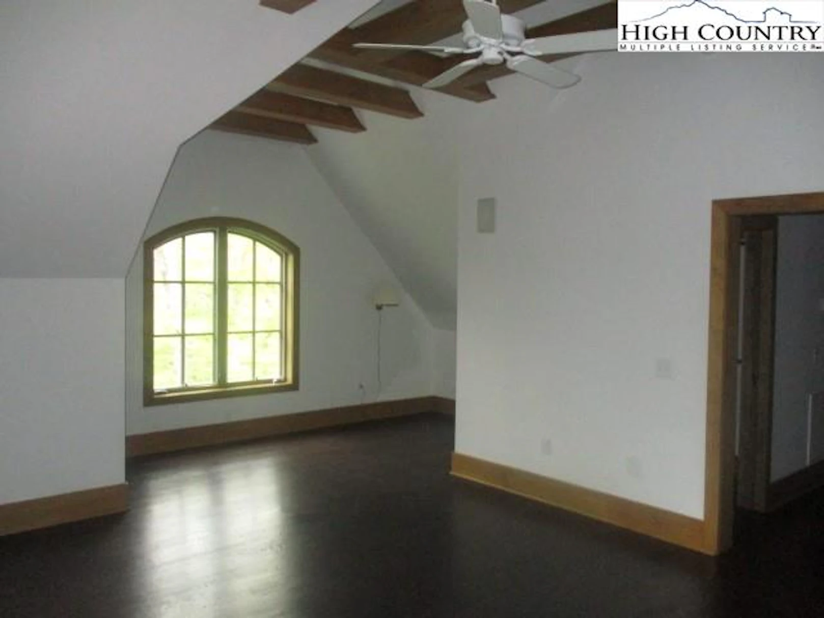 Image number 4 for the current listing