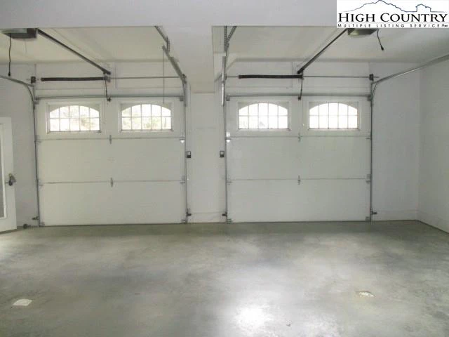 Image number 3 for the current listing