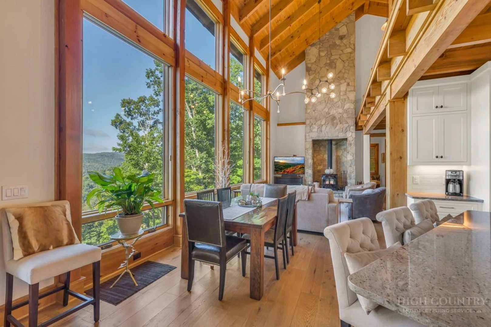 Image number 18 for the current listing