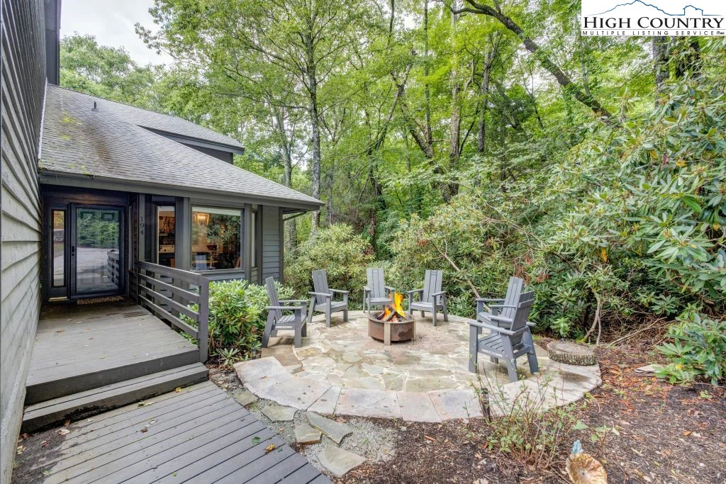Image number 17 for the current listing
