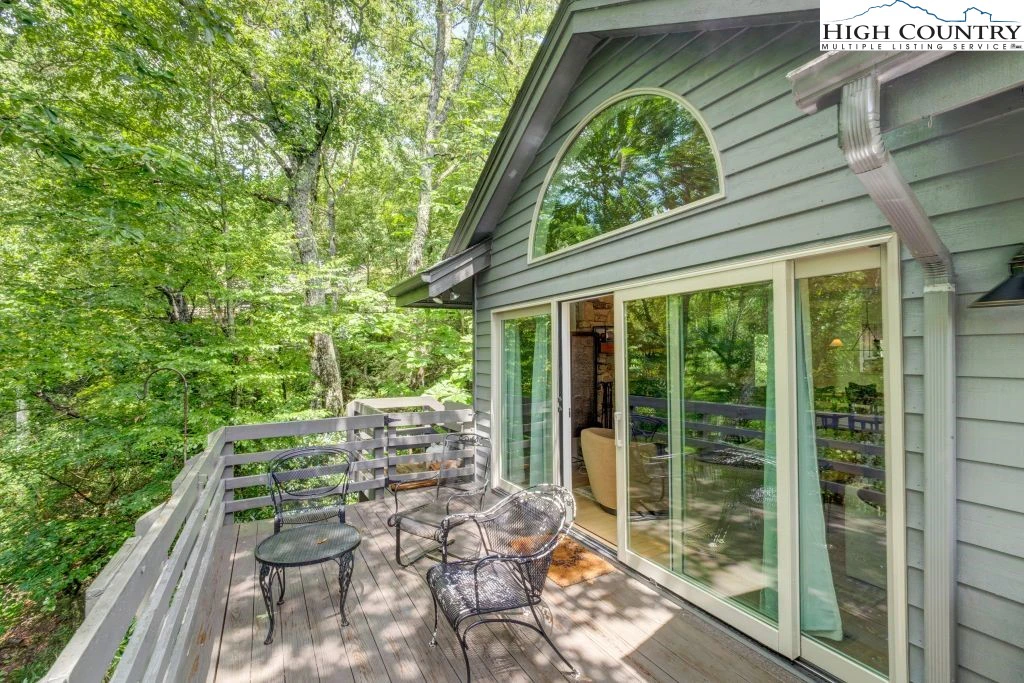 Image number 4 for the current listing