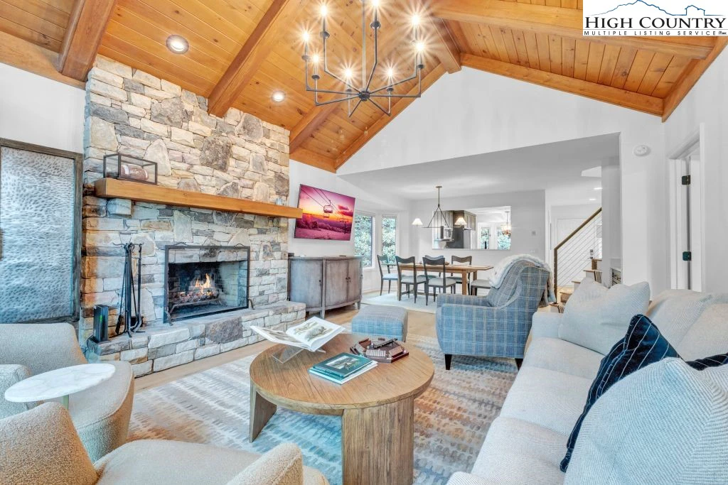 Image number 3 for the current listing