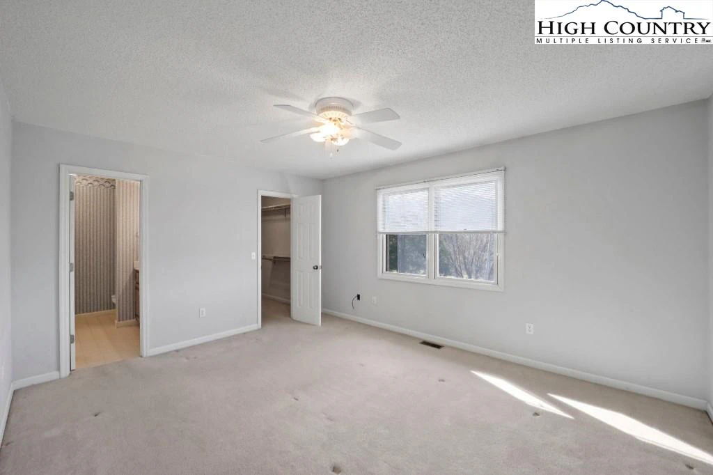Image number 16 for the current listing
