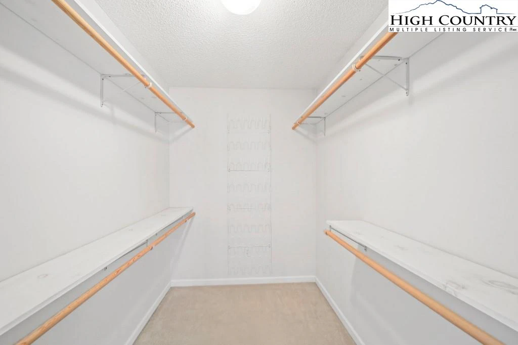 Image number 2 for the current listing