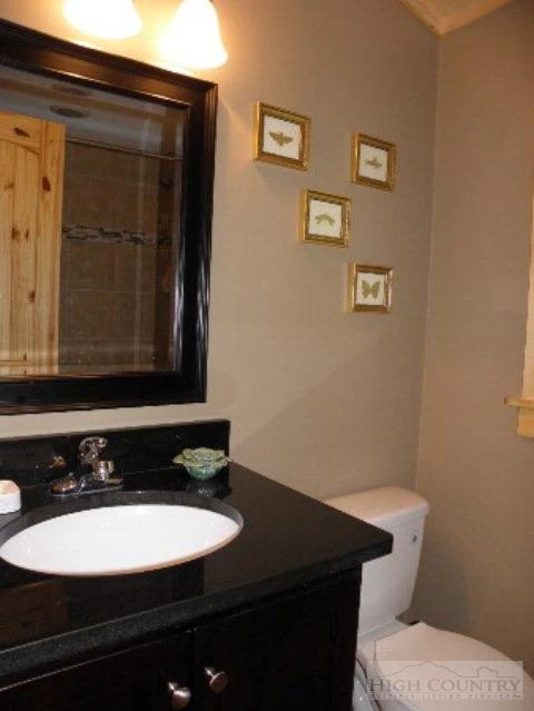 Image number 18 for the current listing
