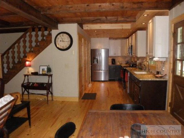 Image number 7 for the current listing