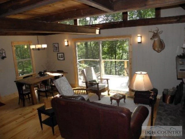 Image number 6 for the current listing