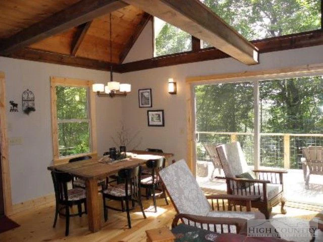 Image number 3 for the current listing