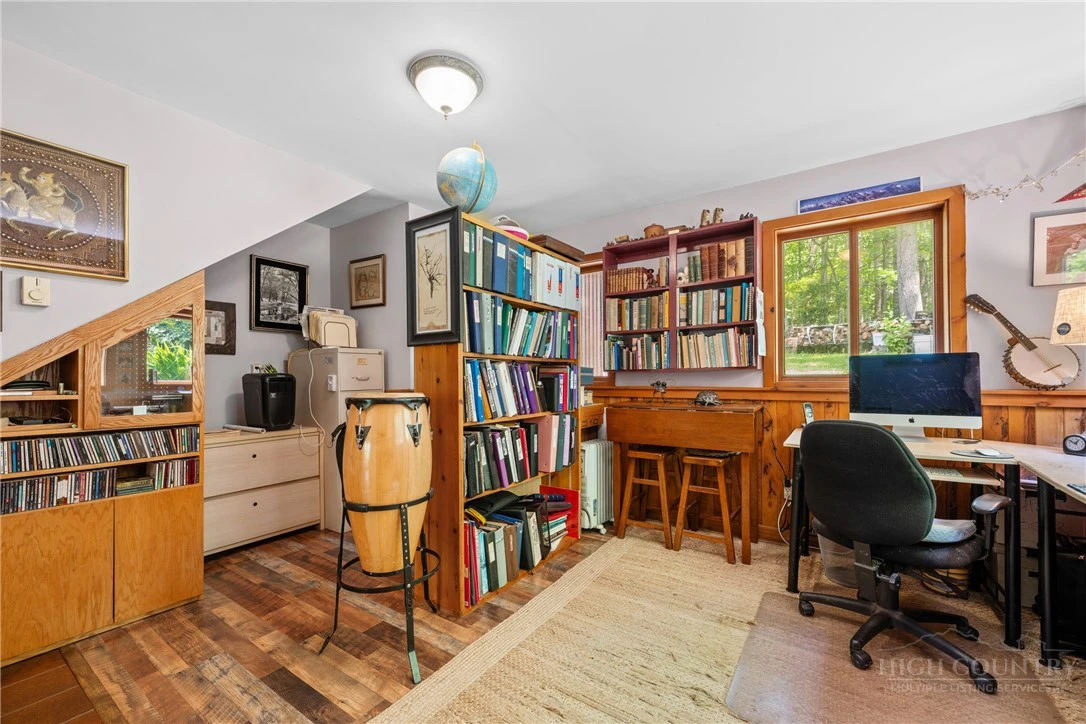 Image number 13 for the current listing