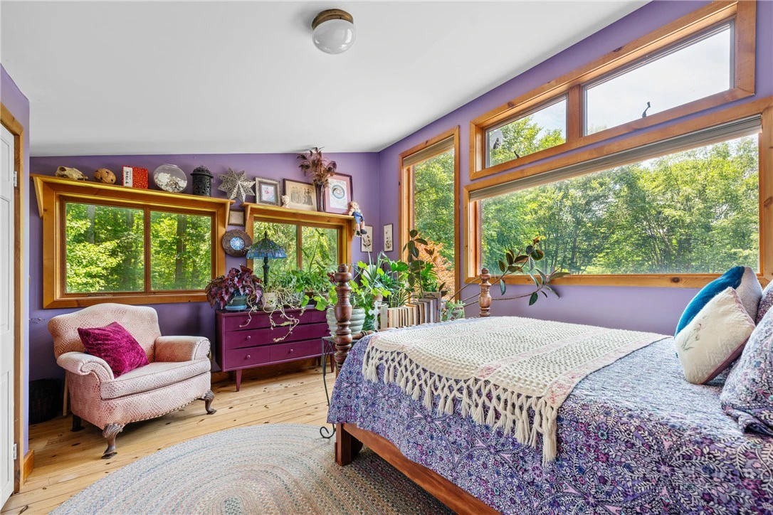 Image number 20 for the current listing