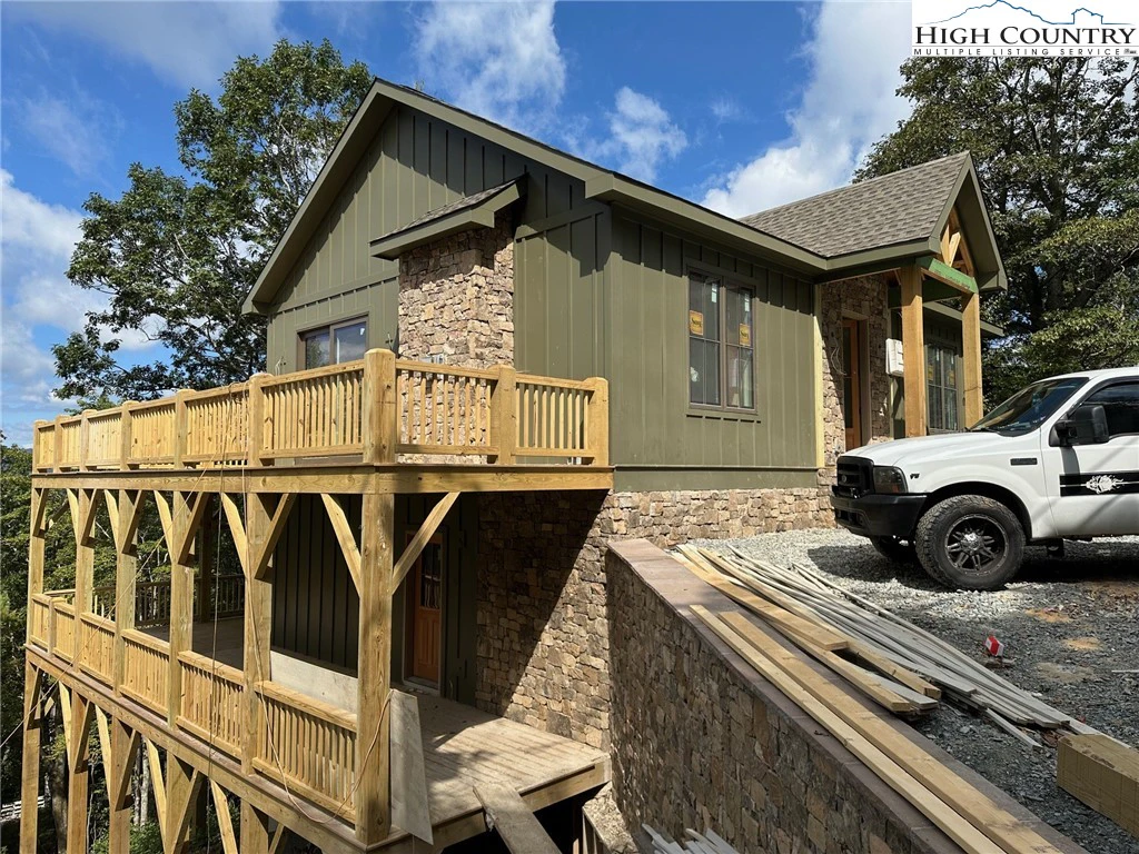 Image number 1 for the current listing