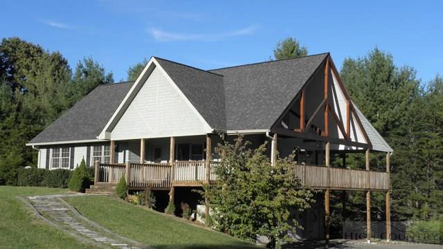 Image number 1 for the current listing