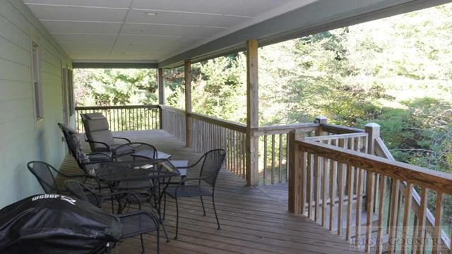 Image number 21 for the current listing