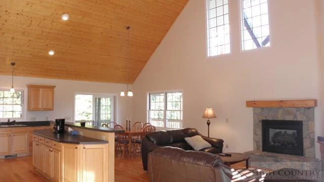 Image number 6 for the current listing