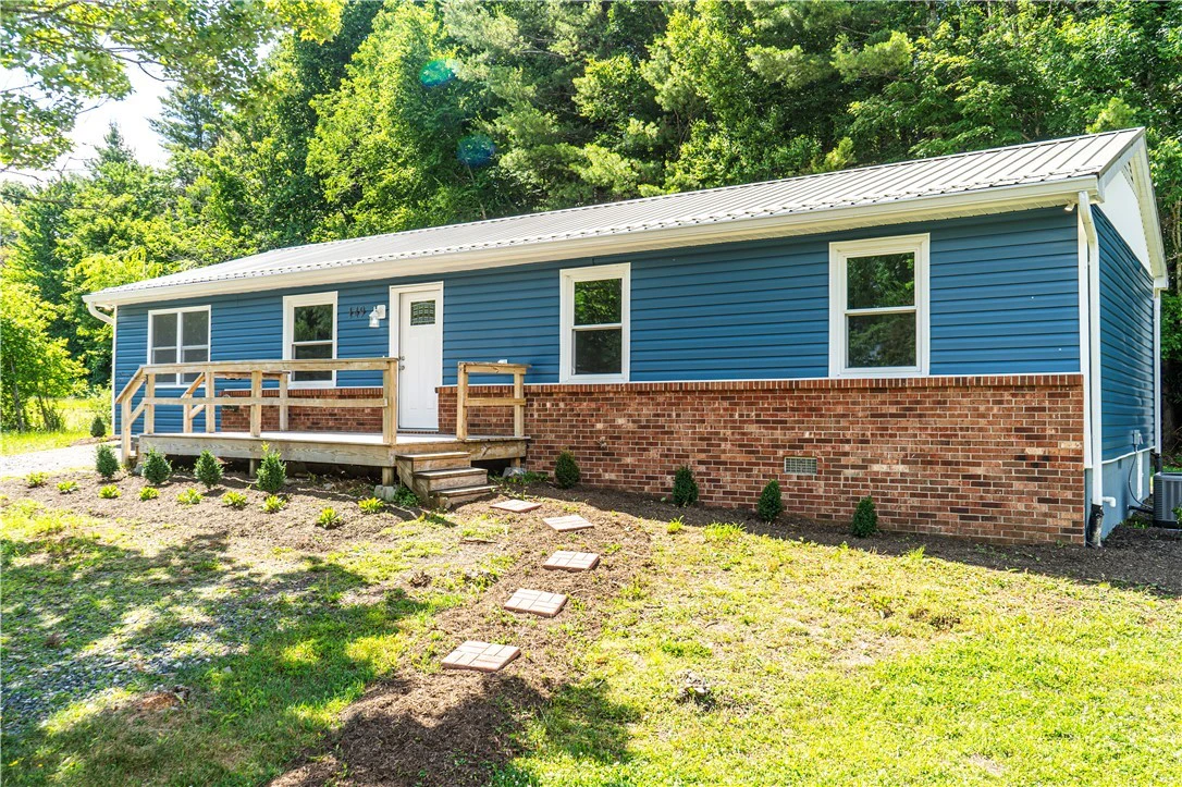 Image number 1 for the current listing