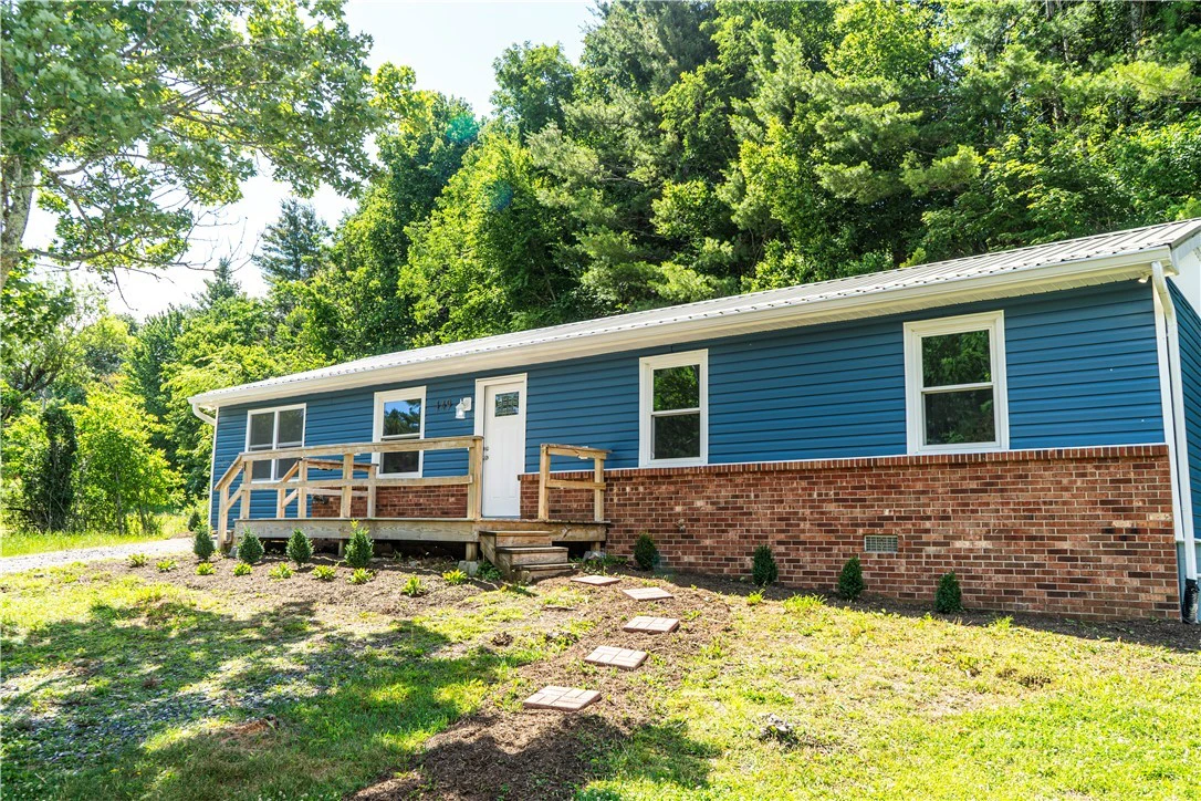 Image number 3 for the current listing