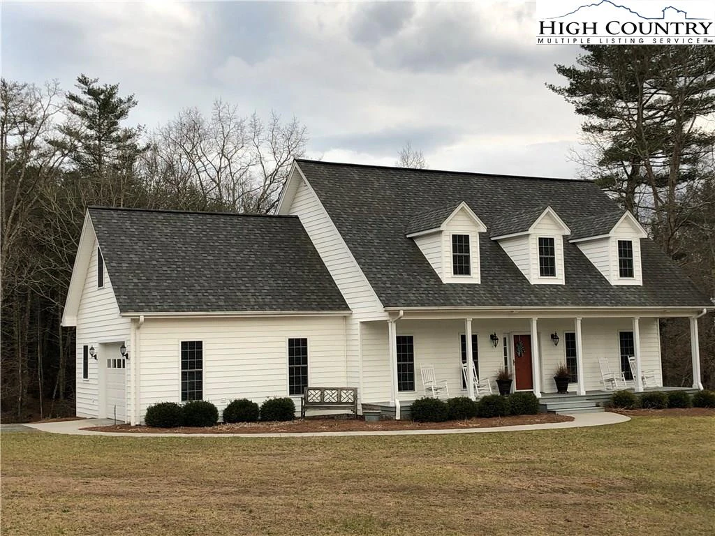 Image number 1 for the current listing