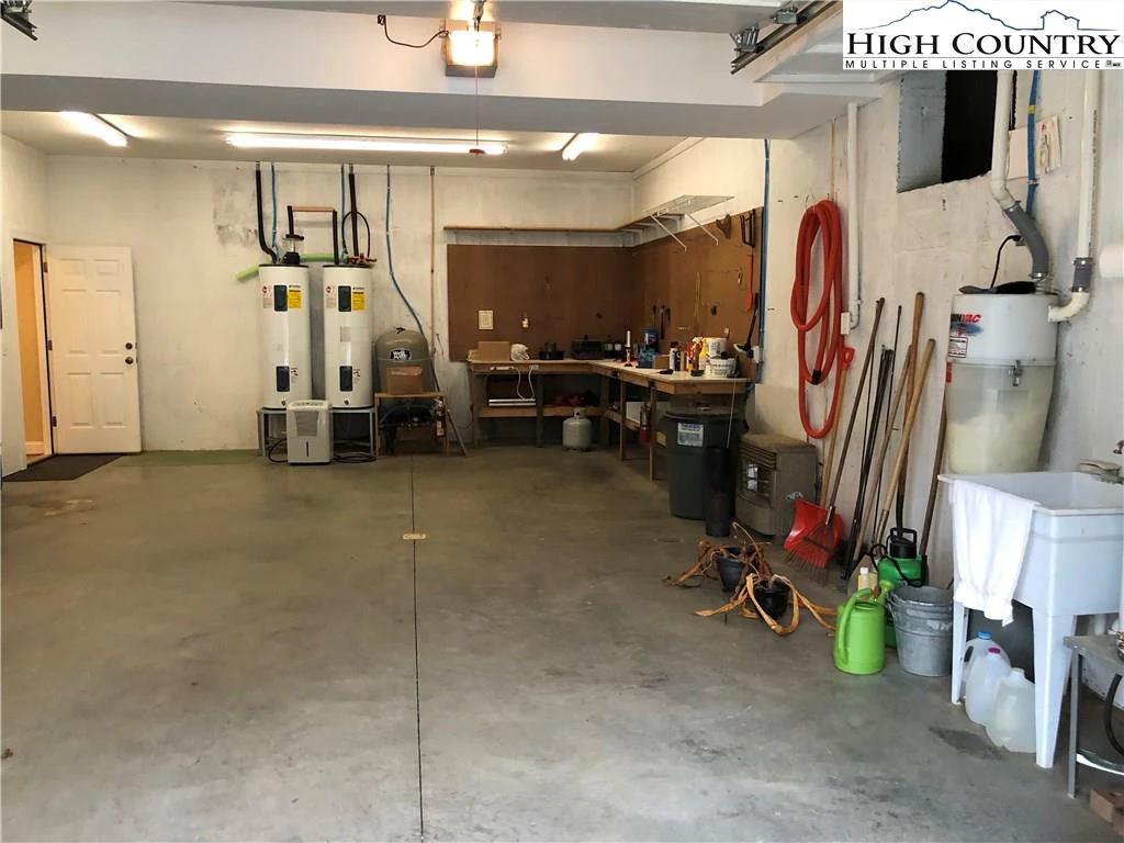 Image number 7 for the current listing