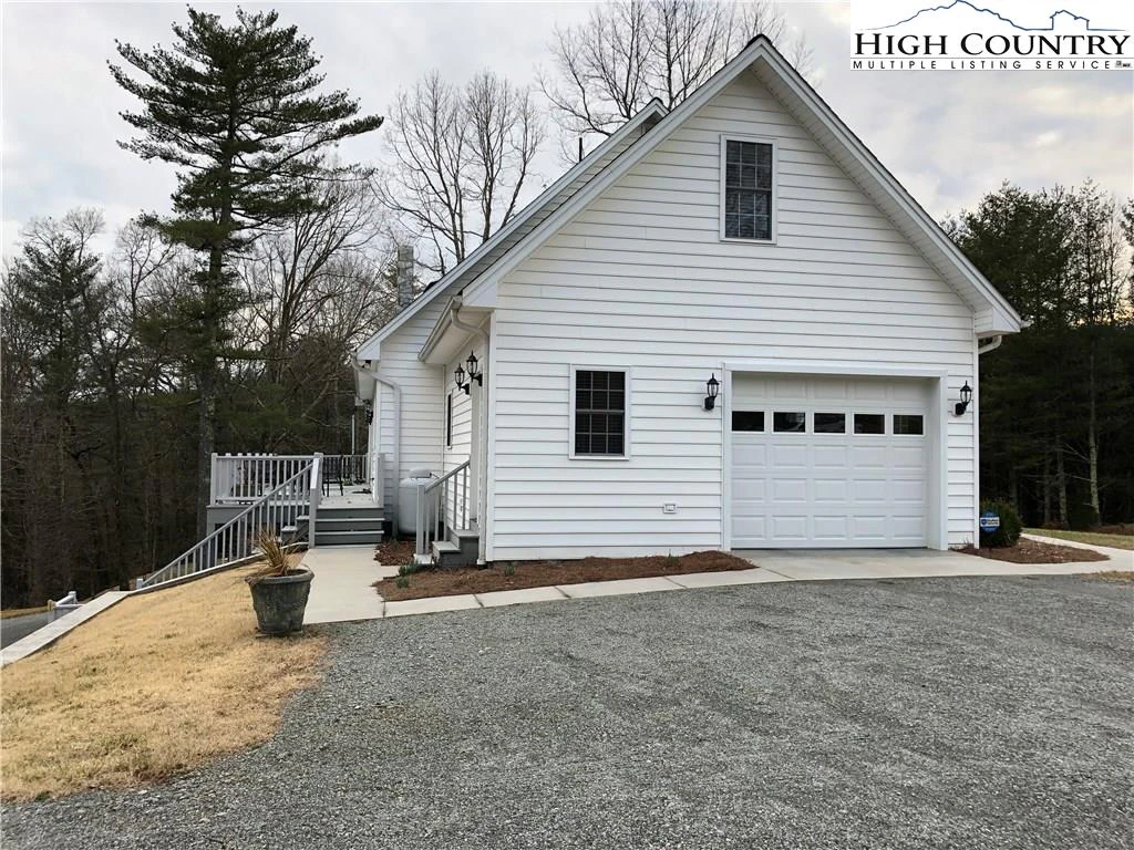 Image number 14 for the current listing