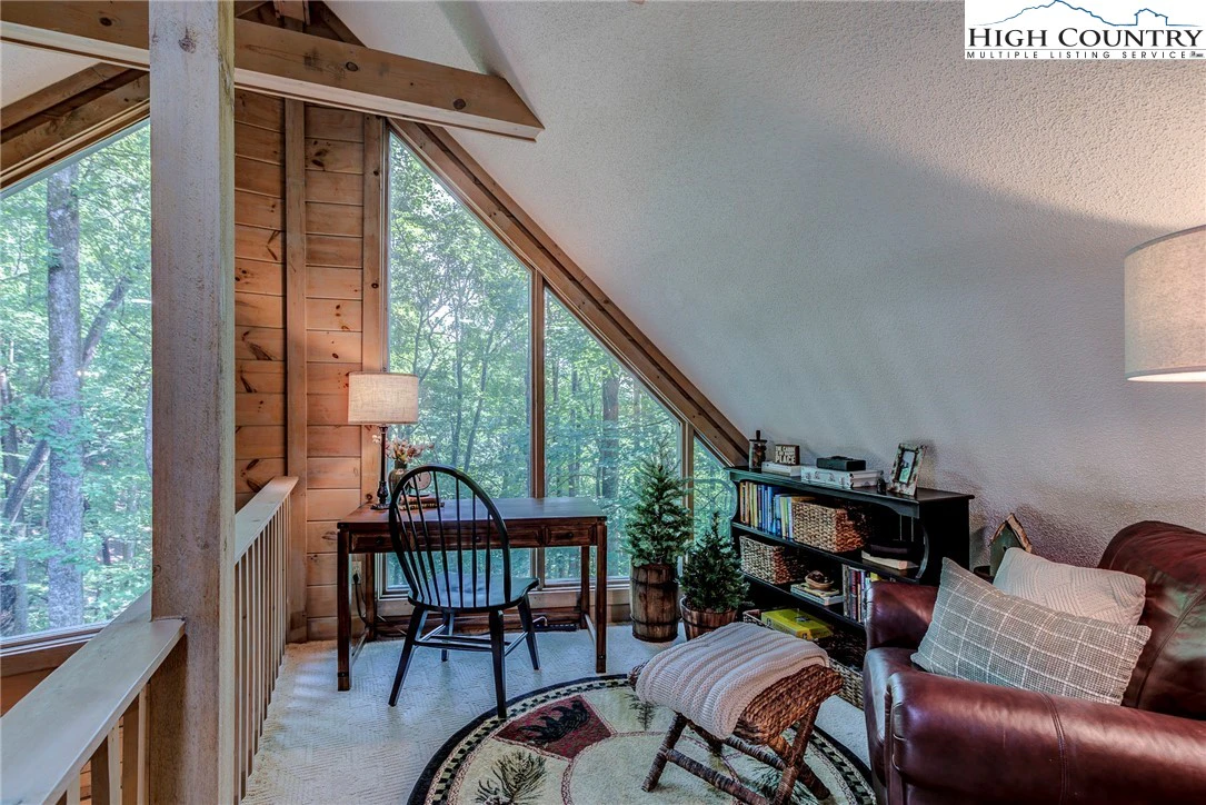 Image number 15 for the current listing
