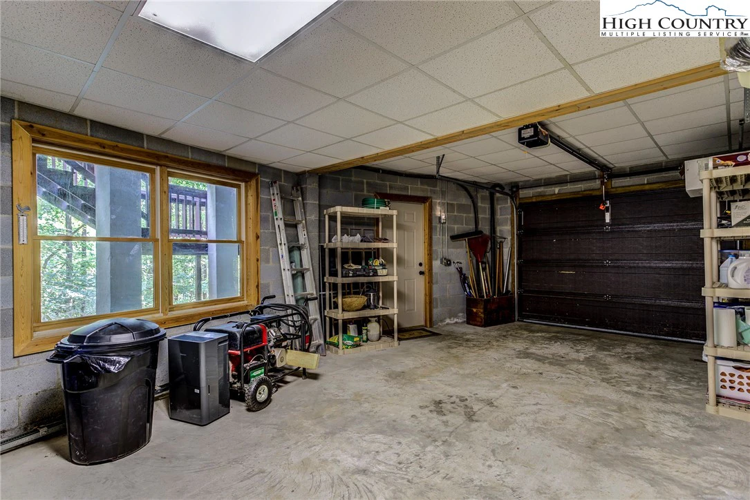 Image number 9 for the current listing