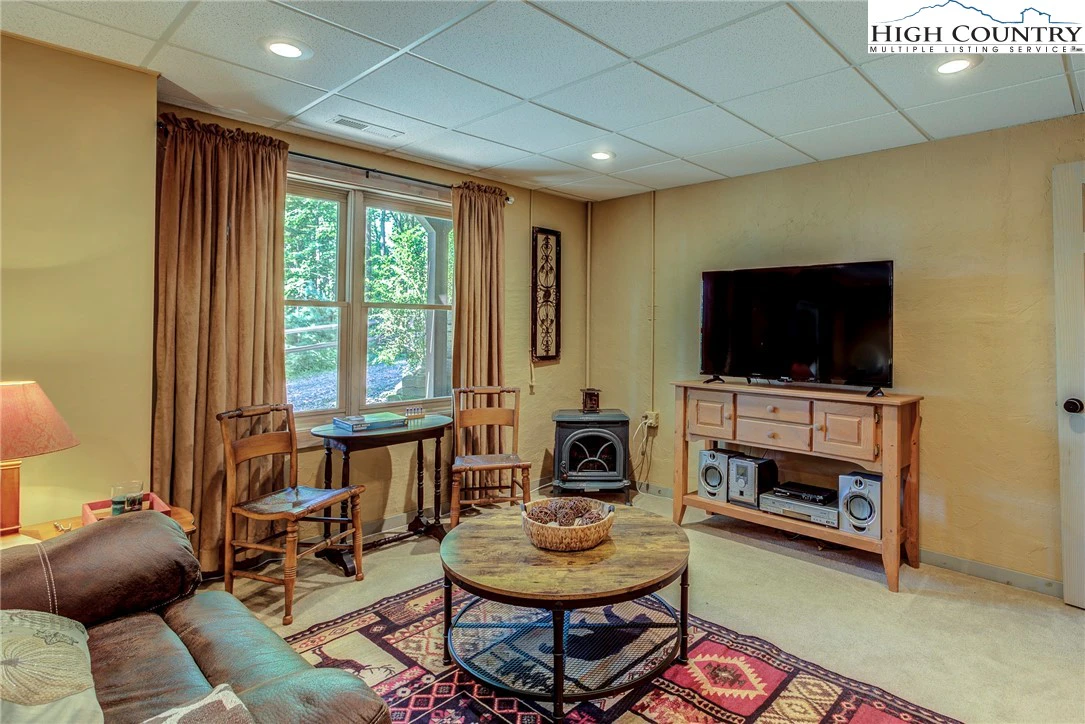 Image number 8 for the current listing