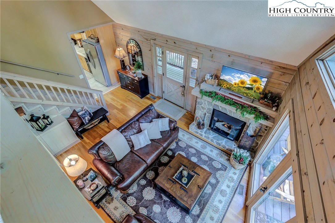 Image number 4 for the current listing