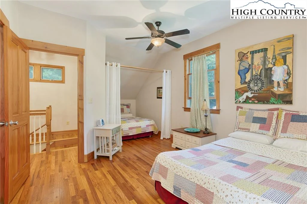 Image number 10 for the current listing