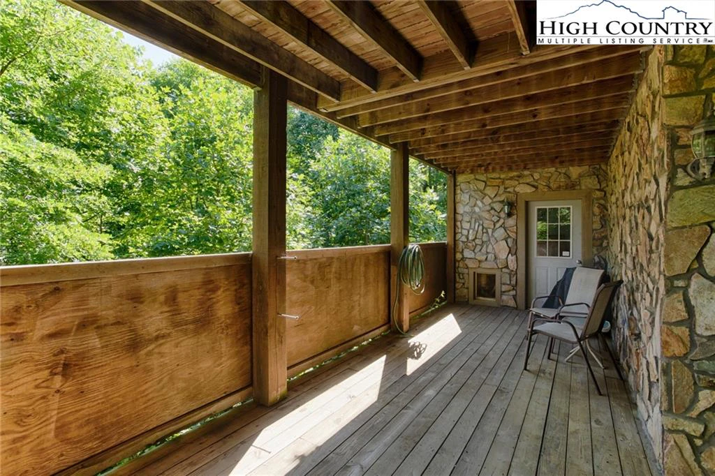 Image number 6 for the current listing