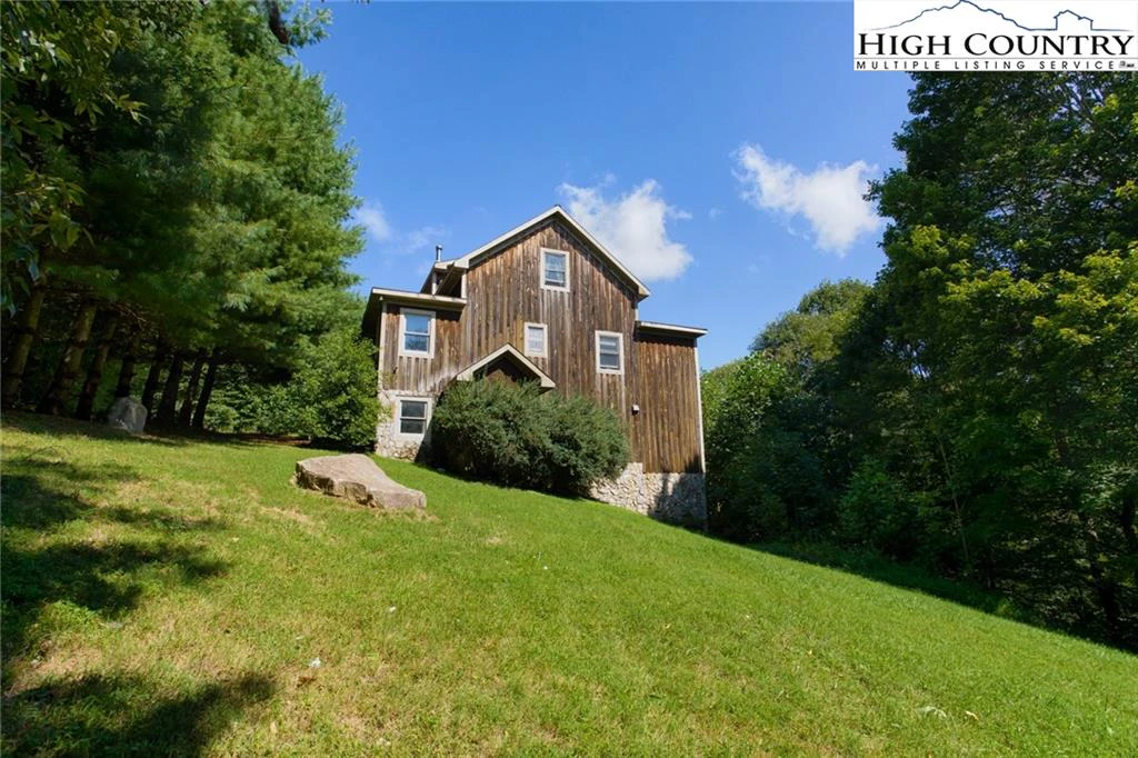 Image number 13 for the current listing