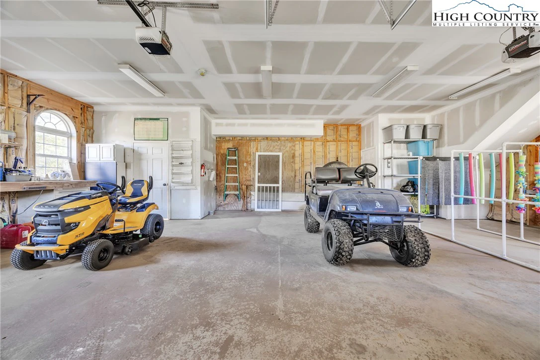 Image number 5 for the current listing