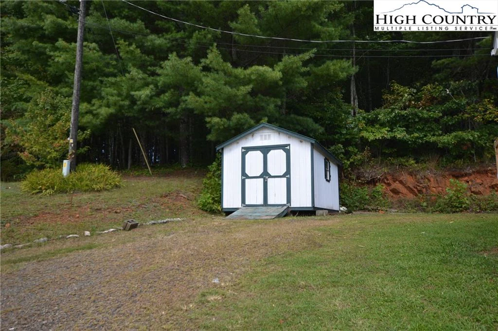 Image number 13 for the current listing