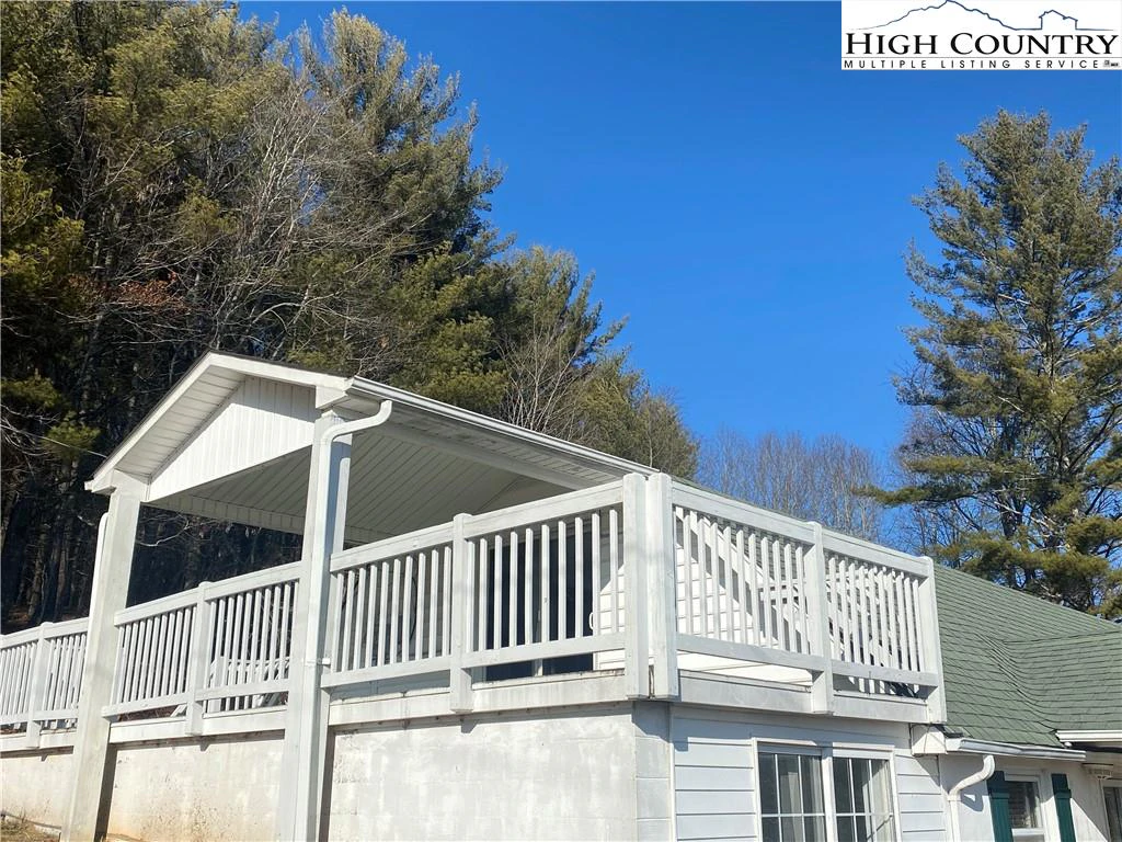 Image number 3 for the current listing
