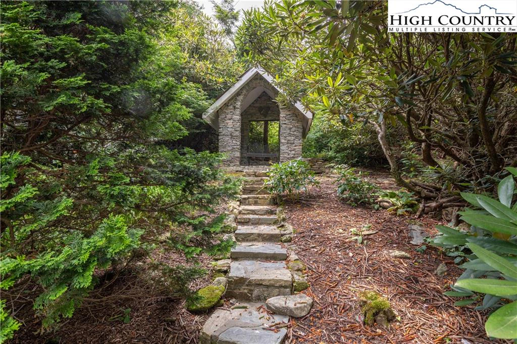 Image number 12 for the current listing