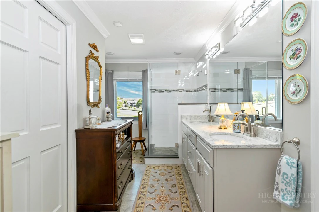 Image number 7 for the current listing