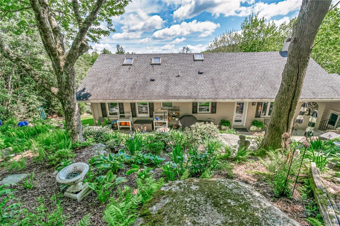 Image number 2 for the current listing